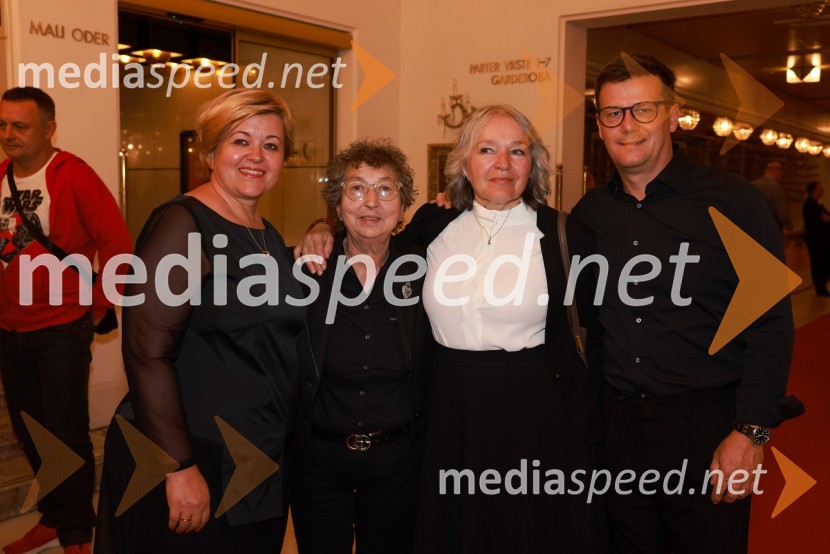  ... ;  Dragica Petrovič, režiserka in producentka;  Milada Kalezić, igralka;  ... 58. Borštnikovo srečanje, sklepna slovesnost s podelitvijo nagrad