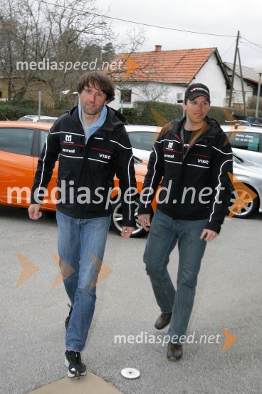 Andrea Massi in Andrej Perovšek, trenerja Tine MazeTina Maze v salonu vozil Avto Jarc