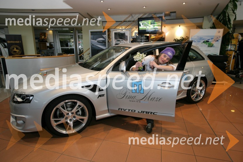 Tina Maze, alpska smučarka, in njen novi Audi A4 z ABT predelavoTina Maze v salonu vozil Avto Jarc