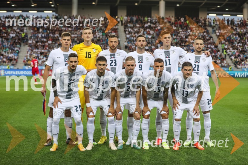  Jaka Bijol, nogometaš;  Matevž Vidovšek, vratar;  David Brekalo, nogometaš, Slovenija;  Andraž Šporar, nogometaš, Slovenija;  Benjamin Šeško, nogometaš, Slovenija;  Timi Max Elšnik, nogometaš;  Petar Stojanović, nogometaš;  Adam Gnezda Čerin, nogometaš;  Žan  Karničnik, nogometaš, Slovenija;  Jan Mlakar, nogometaš;  Erik Janža, nogometaš, SlovenijaSlovenija remizirala z Dansko, kvalifikacije za evropsko prvenstvo 2024