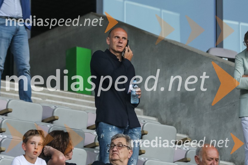  Milan Osterc, nekdanji nogometašSlovenija remizirala z Dansko, kvalifikacije za evropsko prvenstvo 2024