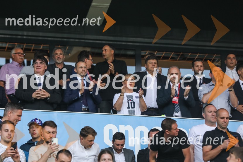  ... ;  Aleksander Čeferin, odvetnik in predsednik UEFE; dr. Nataša Pirc Musar, predsednica Republike Slovenije;  Radenko Mijatović, predsednik Nogometne zveze Slovenije; dr. Aleš Musar, lastnik Ruske dačeSlovenija remizirala z Dansko, kvalifikacije za evropsko prvenstvo 2024