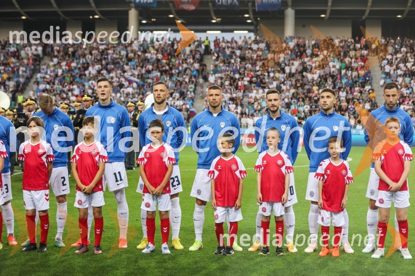  Žan  Karničnik, nogometaš, Slovenija;  Benjamin Šeško, nogometaš, Slovenija;  David Brekalo, nogometaš, Slovenija;  Jan Mlakar, nogometaš;  Timi Max Elšnik, nogometaš;  Adam Gnezda Čerin, nogometaš;  Andraž Šporar, nogometaš, SlovenijaSlovenija remizirala z Dansko, kvalifikacije za evropsko prvenstvo 2024