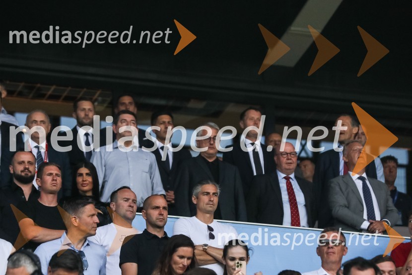 dr. Aleš Musar, lastnik Ruske dače;  Matjaž Han, minister za gospodarski razvoj in tehnologijo;  ... ;  ... Slovenija remizirala z Dansko, kvalifikacije za evropsko prvenstvo 2024