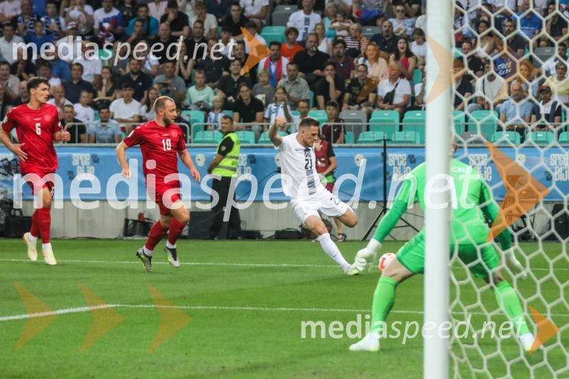  ... ;  Timi Max Elšnik, nogometašSlovenija remizirala z Dansko, kvalifikacije za evropsko prvenstvo 2024