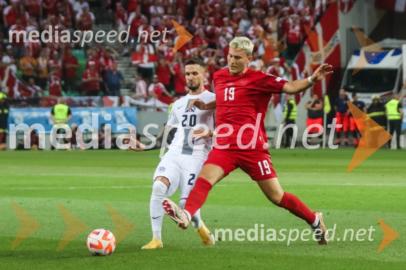  Petar Stojanović, nogometaš;  ... Slovenija remizirala z Dansko, kvalifikacije za evropsko prvenstvo 2024