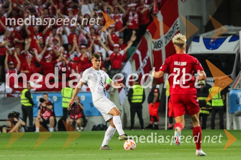  Jaka Bijol, nogometaš;  ... Slovenija remizirala z Dansko, kvalifikacije za evropsko prvenstvo 2024