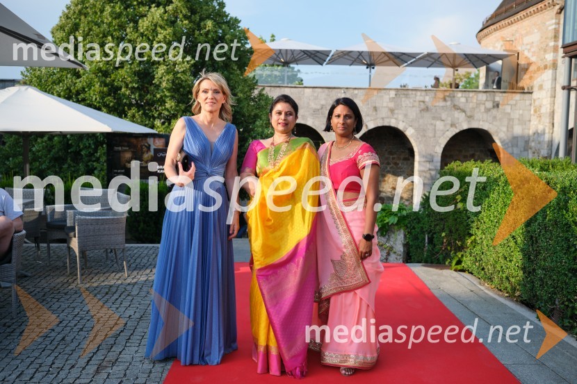  Barbara Uranjek, direktorica, Britansko-slovenska gospodarska zbornica;  ... ;  Vesna Nisha Dolinar, predsednica SILA 2012-2013 in lastnica restavracije Namaste22. Kresna noč Lions kluba Ljubljana Iliria