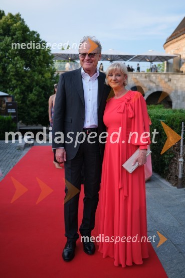  Janez  Škrabec, direktor Riko d.o.o.;  Sonja Poljanšek Škrabec, lastnica Welness centra Sunny22. Kresna noč Lions kluba Ljubljana Iliria