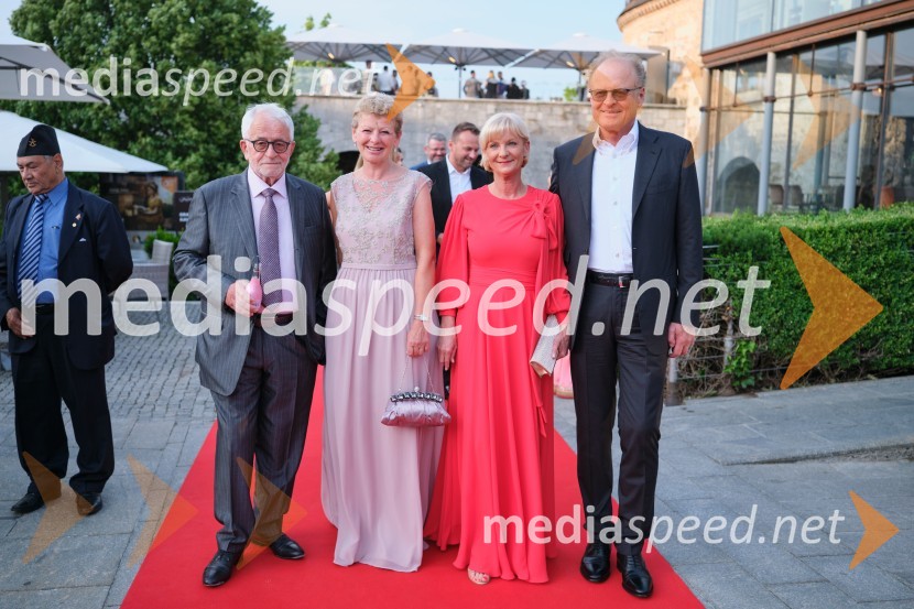 dr. Peter  Čeferin, pravnik, pisatelj;  Rija Čič;  Sonja Poljanšek Škrabec, lastnica Welness centra Sunny;  Janez  Škrabec, direktor Riko d.o.o.22. Kresna noč Lions kluba Ljubljana Iliria