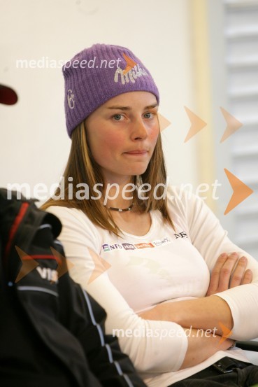 Tina Maze, alpska smučarkaTina Maze v salonu vozil Avto Jarc