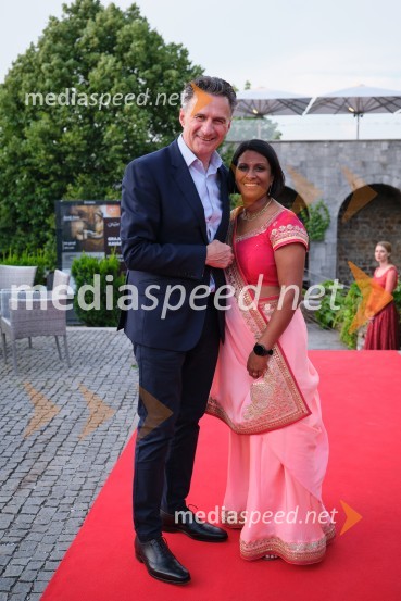  Milan Martin Cvikl, viceguverner Banke Slovenije;  Vesna Nisha Dolinar, predsednica SILA 2012-2013 in lastnica restavracije Namaste22. Kresna noč Lions kluba Ljubljana Iliria