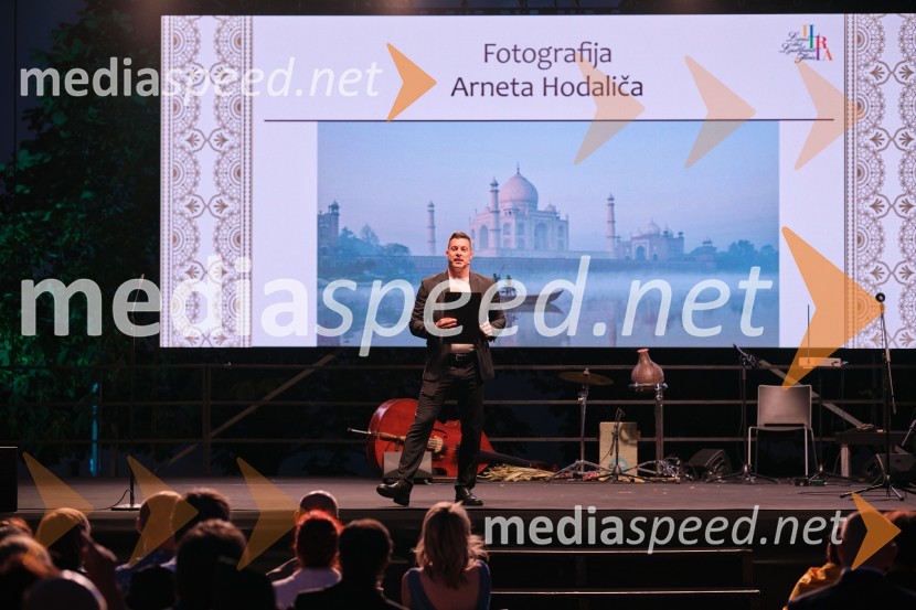  Klemen Bučan, radijski voditelj, stand-up komik, DJ22. Kresna noč Lions kluba Ljubljana Iliria