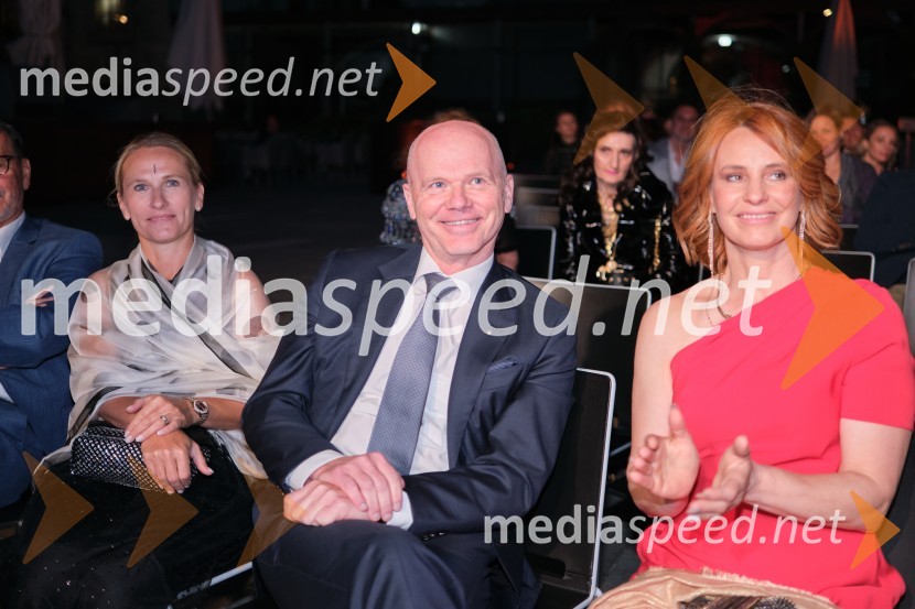  ... ;  Gregor  Benčina, predsednik Slovenijales Group, podpredsednik sveta zavoda CER, iniciator pobude GreenTech Slovenia;  Maja Vidergar , predsednica Lions kluba Ljubljana Iliriia22. Kresna noč Lions kluba Ljubljana Iliria