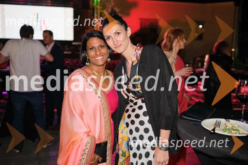 Vesna Nisha Dolinar, predsednica SILA 2012-2013 in lastnica restavracije Namaste;  Katja   Bidovec, fotografinja22. Kresna noč Lions kluba Ljubljana Iliria