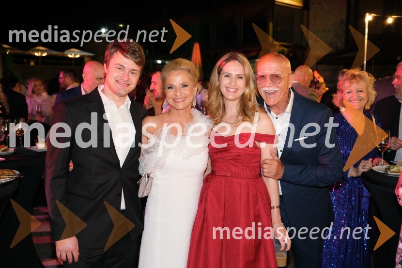  ... ;  Diana Dimnik, predsednica Lions klub Ljubljana Iliria;  ... ;  Andrej Guček, zdravnik22. Kresna noč Lions kluba Ljubljana Iliria
