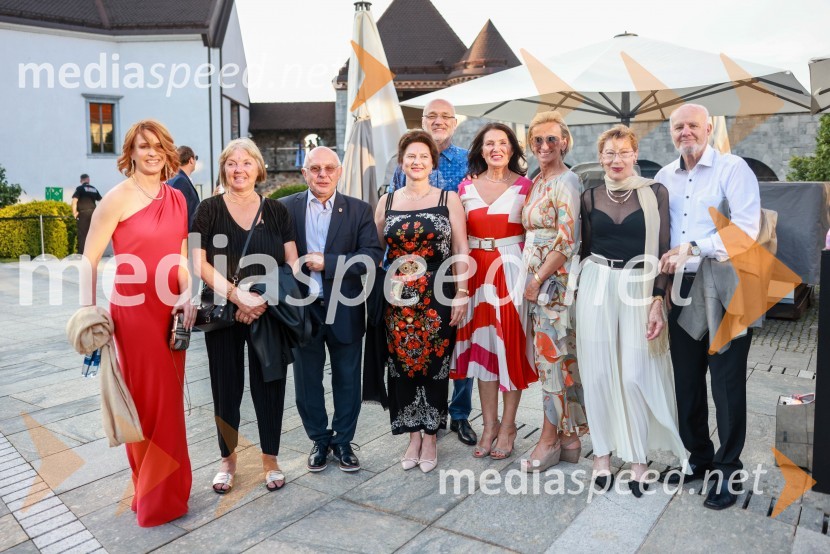  Maja Vidergar , predsednica Lions kluba Ljubljana Iliriia;  Majda Pušnar;  Radovan Pušnar, guverner Lions Slovenija ; dr.  Maruša Hribar, mag. farm, predsednica ECIM 2018 in članica izvršilnega odbora Evropskega združenja za integradtivno medicino;  ... ; mag. Breda Pečovnik, direktorica kongresno komercialne dejavnosti Cankarjev dom;  ... ;  Nevenka Leban Orešič, pianistka, častna konzulka Republike Litve;  Ivan Leban22. Kresna noč Lions kluba Ljubljana Iliria