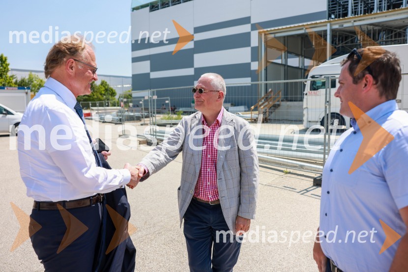  Janez  Škrabec, direktor Riko d.o.o.;  ... Slovenski Riko do novega poslovnega mejnika v Nemčiji