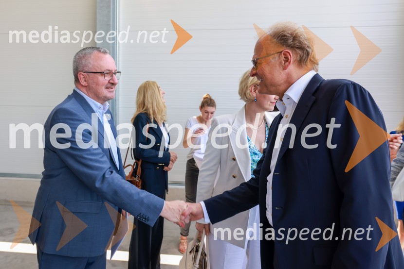  Thomas Stark, župan, Poing občina v Nemčiji;  Janez  Škrabec, direktor Riko d.o.o.Slovenski Riko do novega poslovnega mejnika v Nemčiji