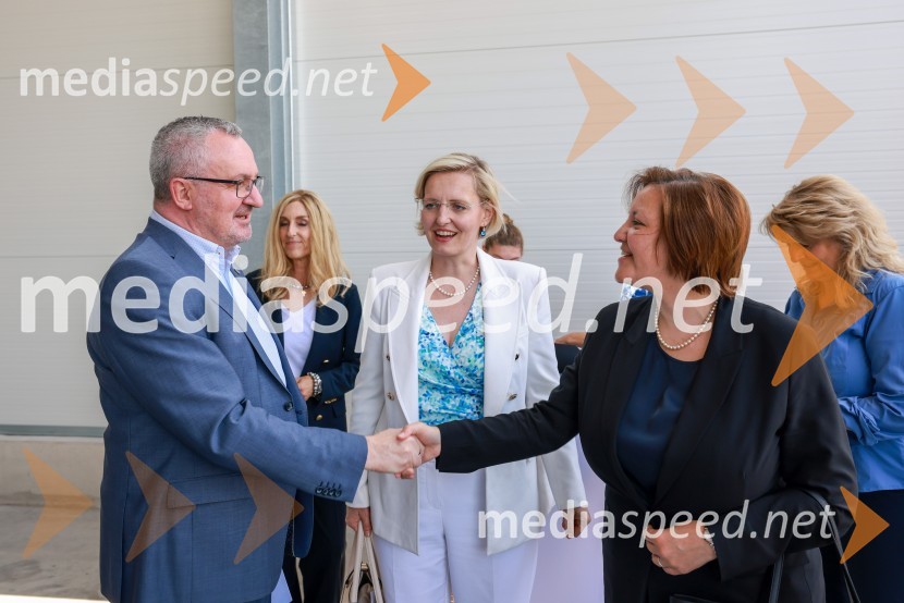  Thomas Stark, župan, Poing občina v Nemčiji;  Maša Šiftar, generalna konzulka v Münchnu;  Ana Polak Petrič, slovenska veleposlanica v NemčijiSlovenski Riko do novega poslovnega mejnika v Nemčiji