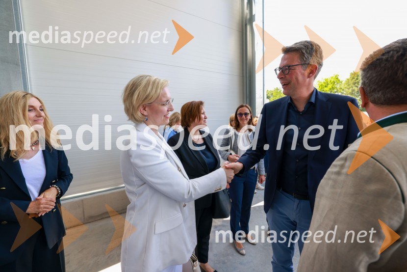  Maša Šiftar, generalna konzulka v Münchnu;  Markus Blume, bavarski deželni minister za znanost in umetnostSlovenski Riko do novega poslovnega mejnika v Nemčiji