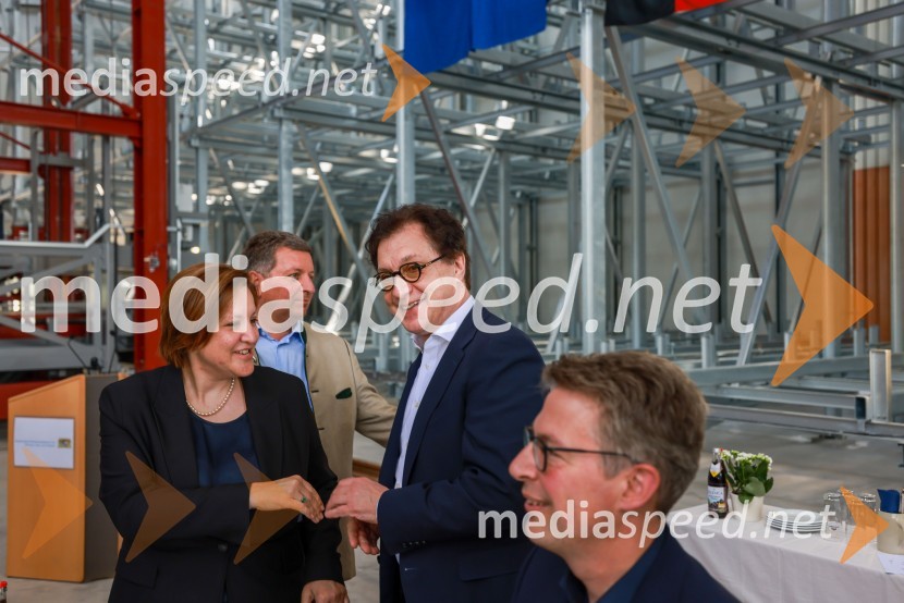  Ana Polak Petrič, slovenska veleposlanica v Nemčiji;  Serge Domy, direktor bavarske opereSlovenski Riko do novega poslovnega mejnika v Nemčiji