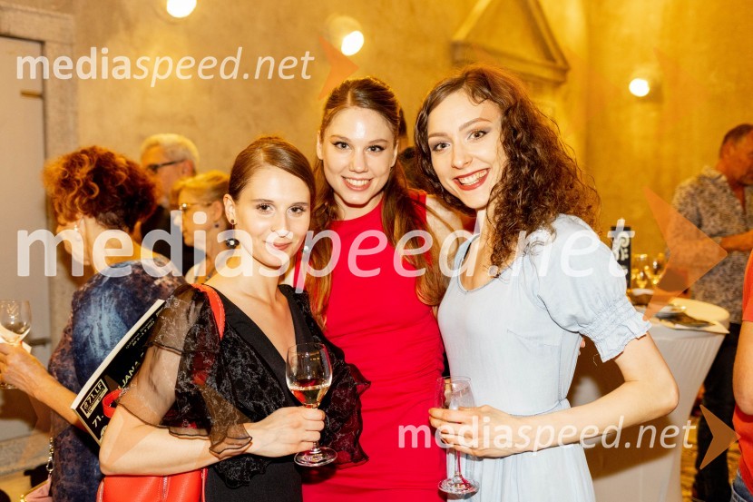  Ema Perić, baletna plesalka;  Tea Bajc, baletna plesalka;  Monja Obrul, baletna plesalkaCarmina Burana, Ljubljana Festival 2023