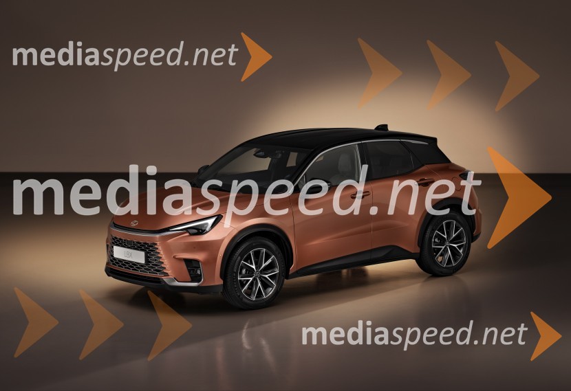 Svetovna premiera povsem novega LEXUSA LBX