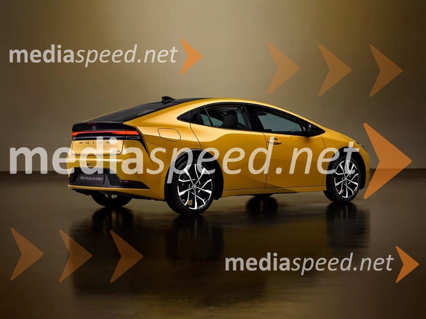 Povsem nova Toyota PRIUS PLUG-IN HYBRID