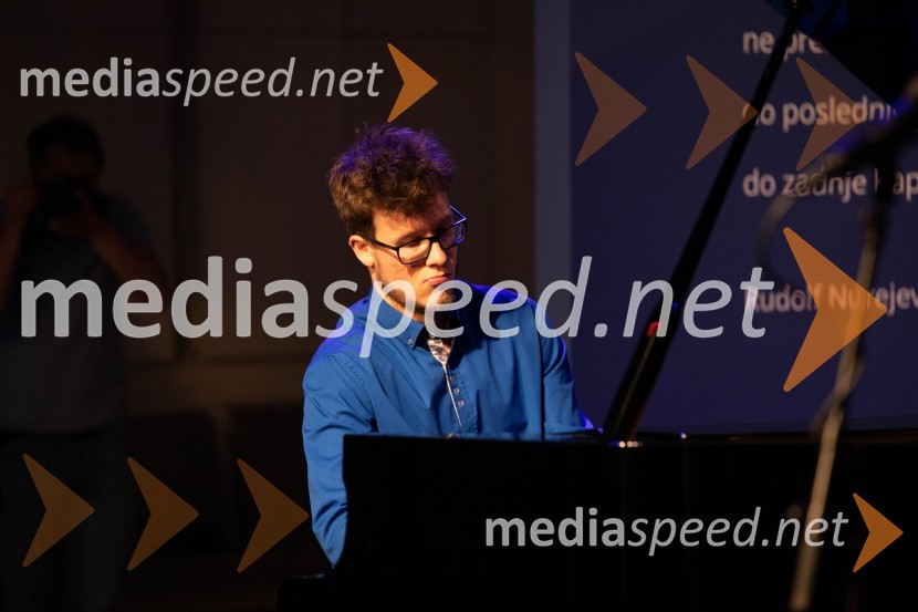  Urban Stanič, pianist1. Mednarodni baletni festival Plesne noči, slavnostna otvoritev