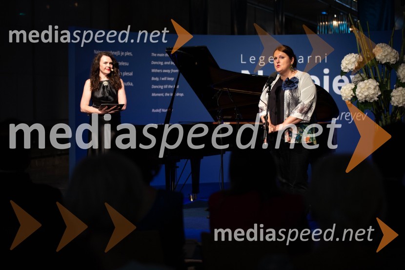  Tajda Lekše, voditeljica;  Uršula Cetinski, generalna direktorica, Cankarjev dom1. Mednarodni baletni festival Plesne noči, slavnostna otvoritev