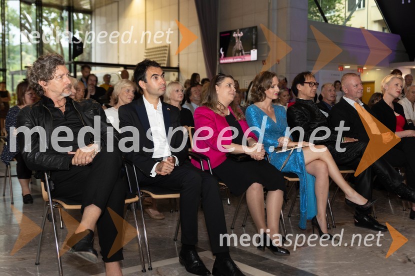  Renato Zanella, umetniški direktor ljubljanskega baleta;  ... ;  ... ;  Katja Ogrin, kustosinja, Cankarjev dom;  Charles Jude, nekdanji prvak pariškega baleta;  Staš Ravter, direktor SNG Opera in balet Ljubljana1. Mednarodni baletni festival Plesne noči, slavnostna otvoritev