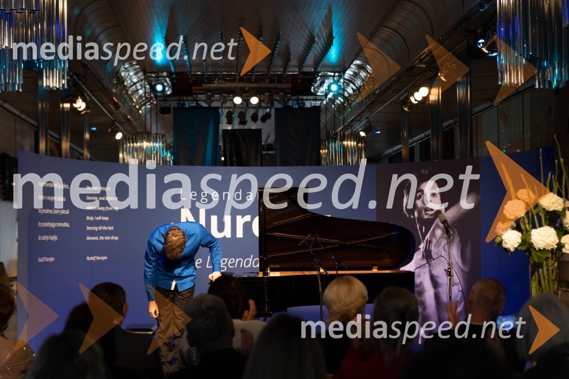  Urban Stanič, pianist1. Mednarodni baletni festival Plesne noči, slavnostna otvoritev