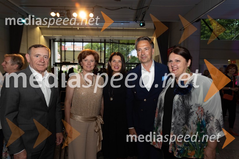  Jože Colarič, predsednik uprave in generalni direktor, Krka d.d.;  ... ; mag. Breda Pečovnik, direktorica kongresno komercialne dejavnosti Cankarjev dom;  Tomislav  Čizmić, predsednik uprave, Mercator d.d.;  Uršula Cetinski, generalna direktorica, Cankarjev dom1. Mednarodni baletni festival Plesne noči, slavnostna otvoritev