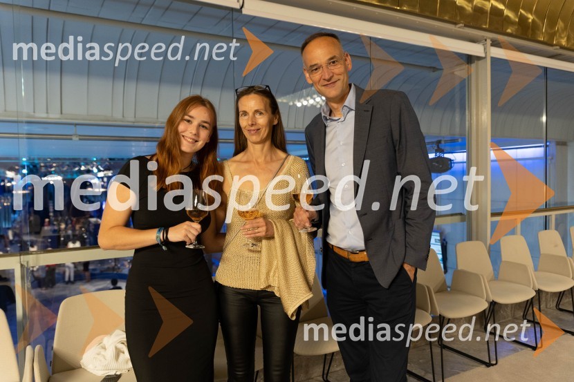  ... ;  Mojca Salkič;  Aleksander Salkič, svetovalec predsednika uprave Petrol d.d.1. Mednarodni baletni festival Plesne noči, slavnostna otvoritev