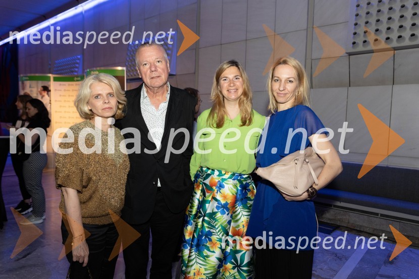  Natalija Ravter;  Staš Ravter, direktor SNG Opera in balet Ljubljana;  Barbara Čepirlo Čičigoj, odnosi z javnostjo Opera in Balet Ljubljana;  ... 1. Mednarodni baletni festival Plesne noči, slavnostna otvoritev