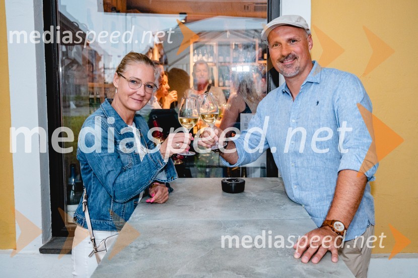 2. obletnica vinoteke Deliz