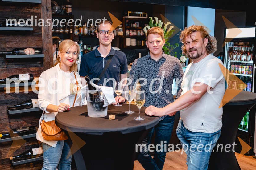 2. obletnica vinoteke Deliz