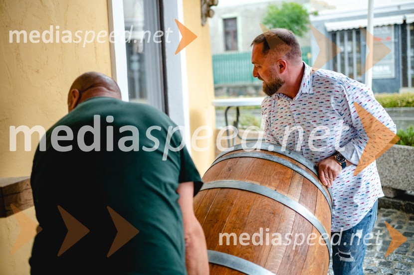  ... ;  Franc Žgur, Sommeller, Deliz d.o.o.2. obletnica vinoteke Deliz