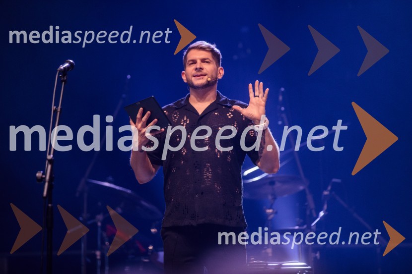  Klemen Bunderla, radijski voditelj, radio AktualStopimo skUPAJ za Urbana, dobrodelni koncert