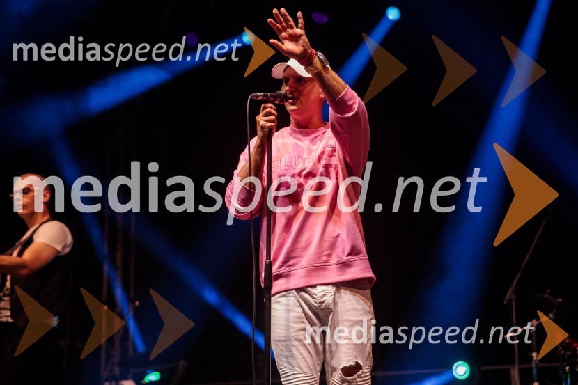  Rok  Lunaček, pisec besedil, aranžer in pevecStopimo skUPAJ za Urbana, dobrodelni koncert