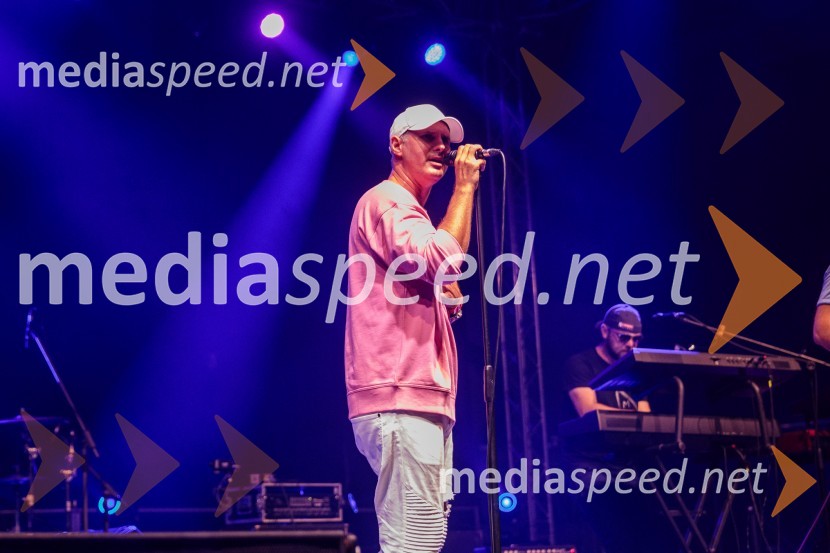  Rok  Lunaček, pisec besedil, aranžer in pevecStopimo skUPAJ za Urbana, dobrodelni koncert