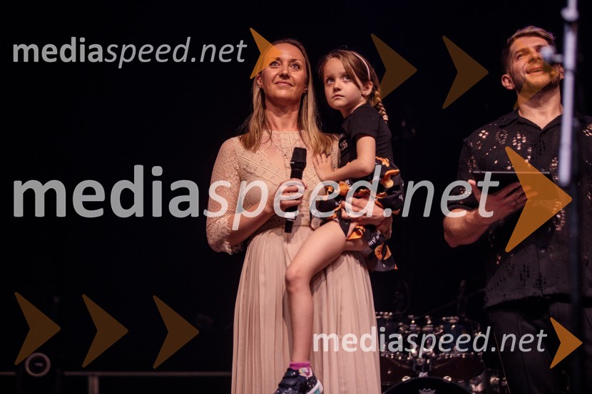  Špela Miroševič,  psihoterapevtka in biopsihologinja;  ... ;  Klemen Bunderla, radijski voditelj, radio AktualStopimo skUPAJ za Urbana, dobrodelni koncert
