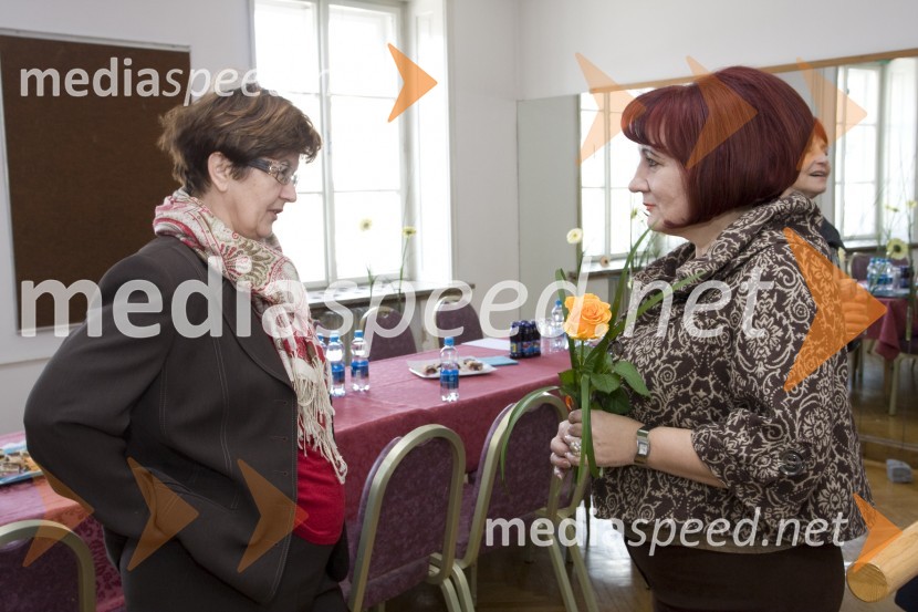 Lili Kulovec, Mladinski dom Malči Beličeve in Vlasta Nussdorfer, višja državna tožilka na Vrhovnem državnem tožilstvu Republike Slovenije in generalna sekretarka društva Beli obročSrečanje kandidatk za Slovenko leta v obdobju od leta 1988 do 2008