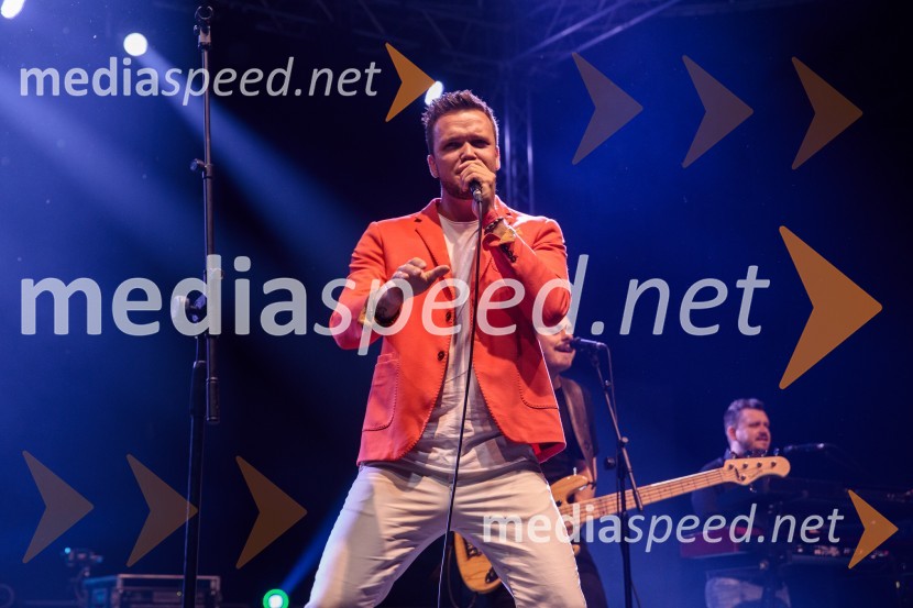  Luka Basi, pevecStopimo skUPAJ za Urbana, dobrodelni koncert