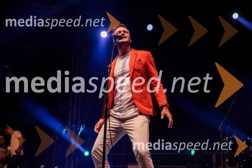  Luka Basi, pevecStopimo skUPAJ za Urbana, dobrodelni koncert