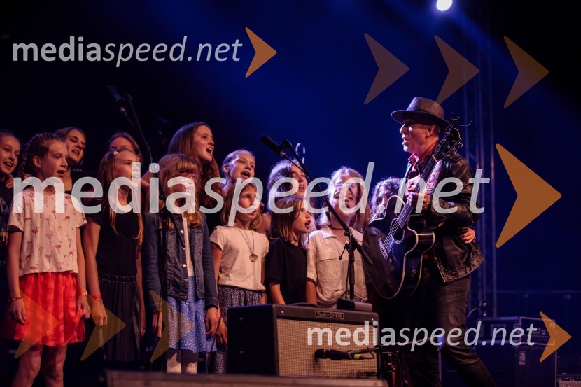  Vlado Kreslin, glasbenikStopimo skUPAJ za Urbana, dobrodelni koncert