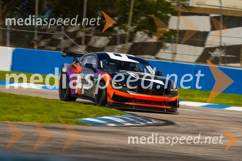 Ford je v Spa predstavil novega MUSTANGA GT4 in izpolnil obljubo