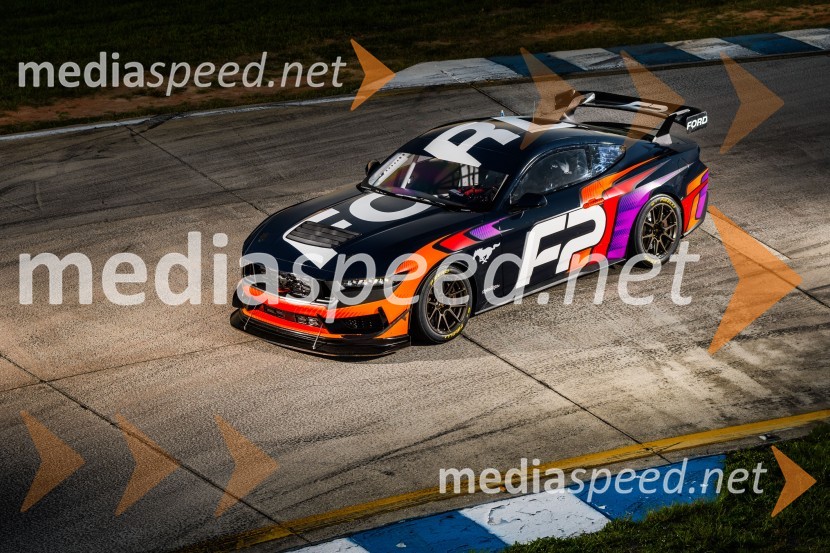 Ford je v Spa predstavil novega MUSTANGA GT4 in izpolnil obljubo