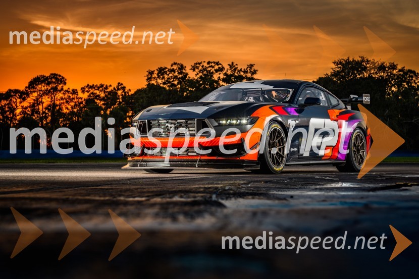 Ford je v Spa predstavil novega MUSTANGA GT4 in izpolnil obljubo